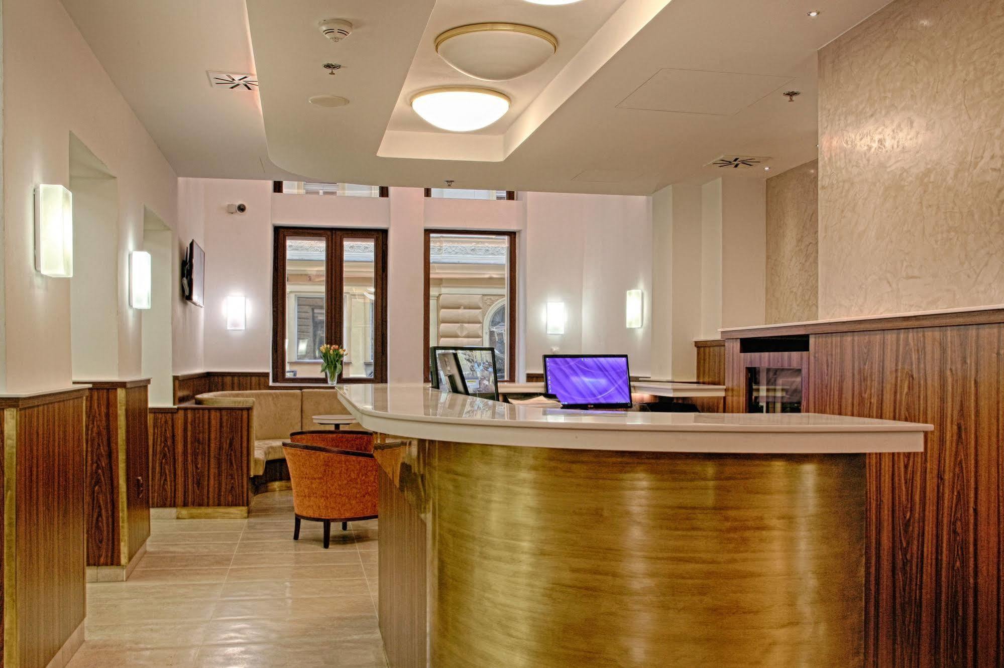 Hotel Ambiance Praga Exterior foto